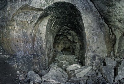 Пещера около поселка Мечетка